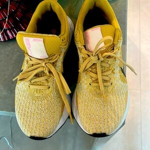 Nike react infinity. Worn just once cause they wasn’t my size